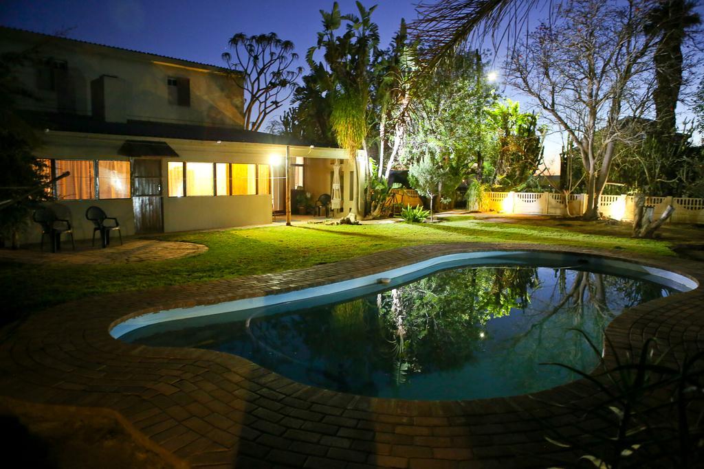 Oudtshoorn Homestay Accommodation Buitenkant foto