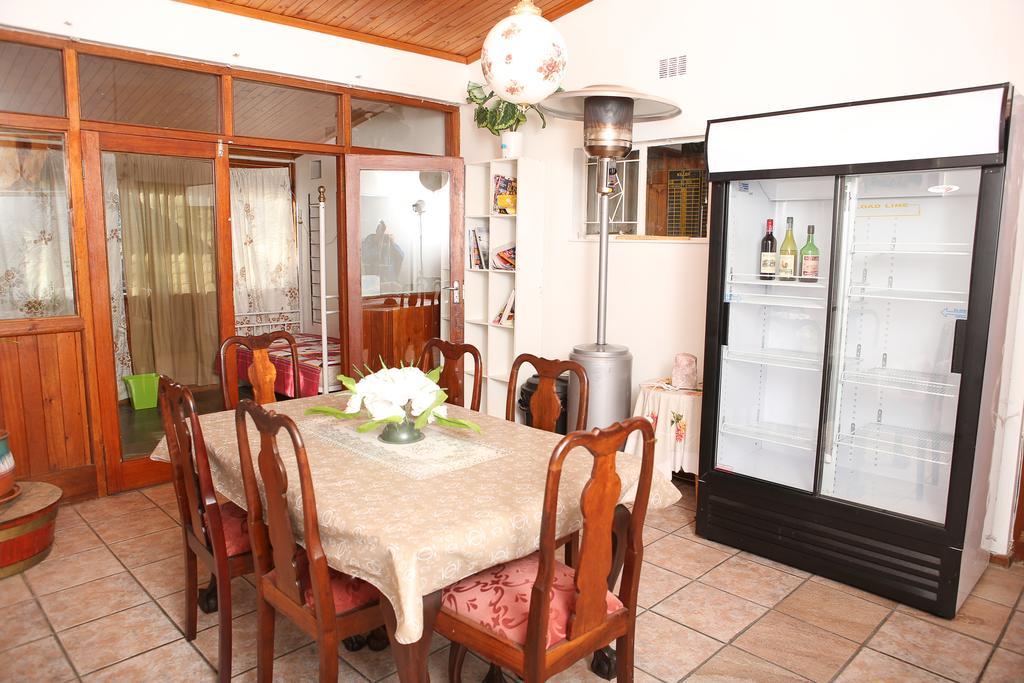 Oudtshoorn Homestay Accommodation Buitenkant foto