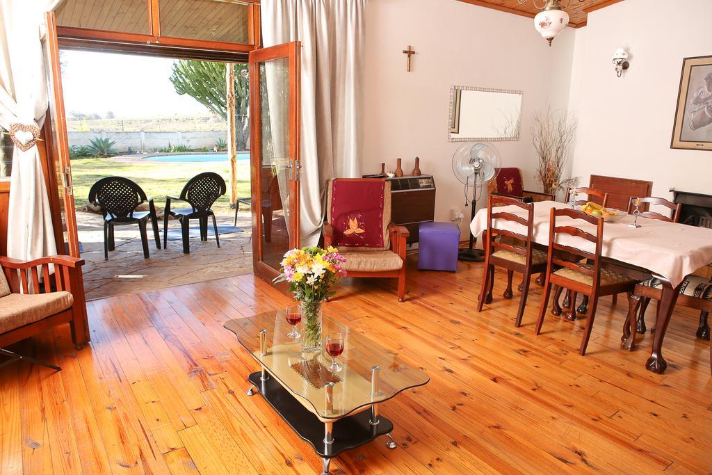 Oudtshoorn Homestay Accommodation Buitenkant foto