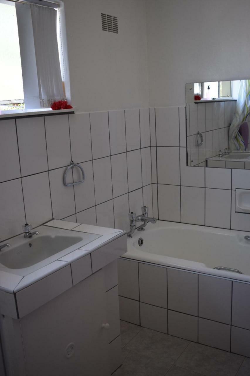 Oudtshoorn Homestay Accommodation Buitenkant foto